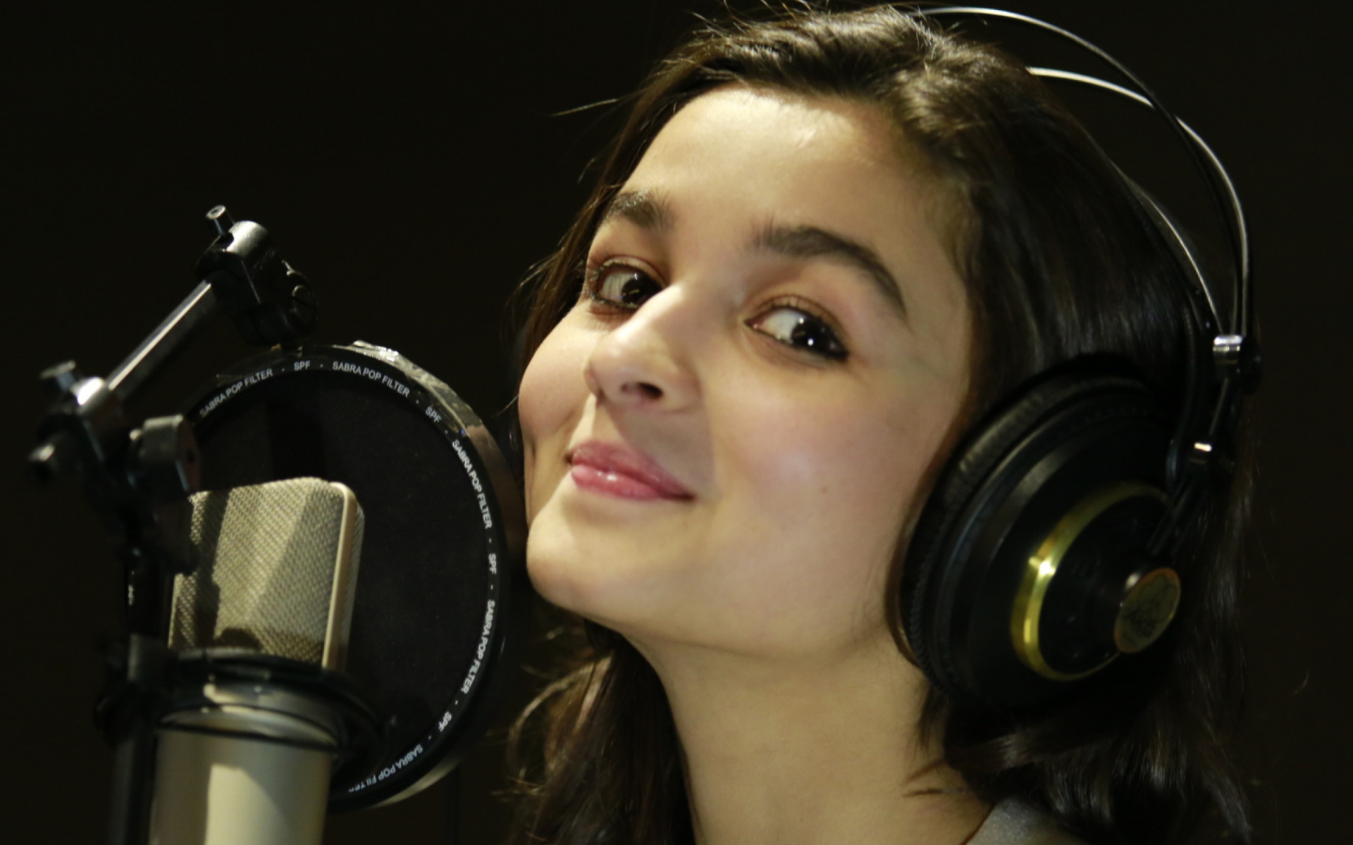 Alia Bhatt wallpaper 1920x1200