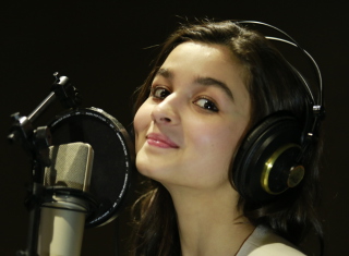 Alia Bhatt Background for Android, iPhone and iPad