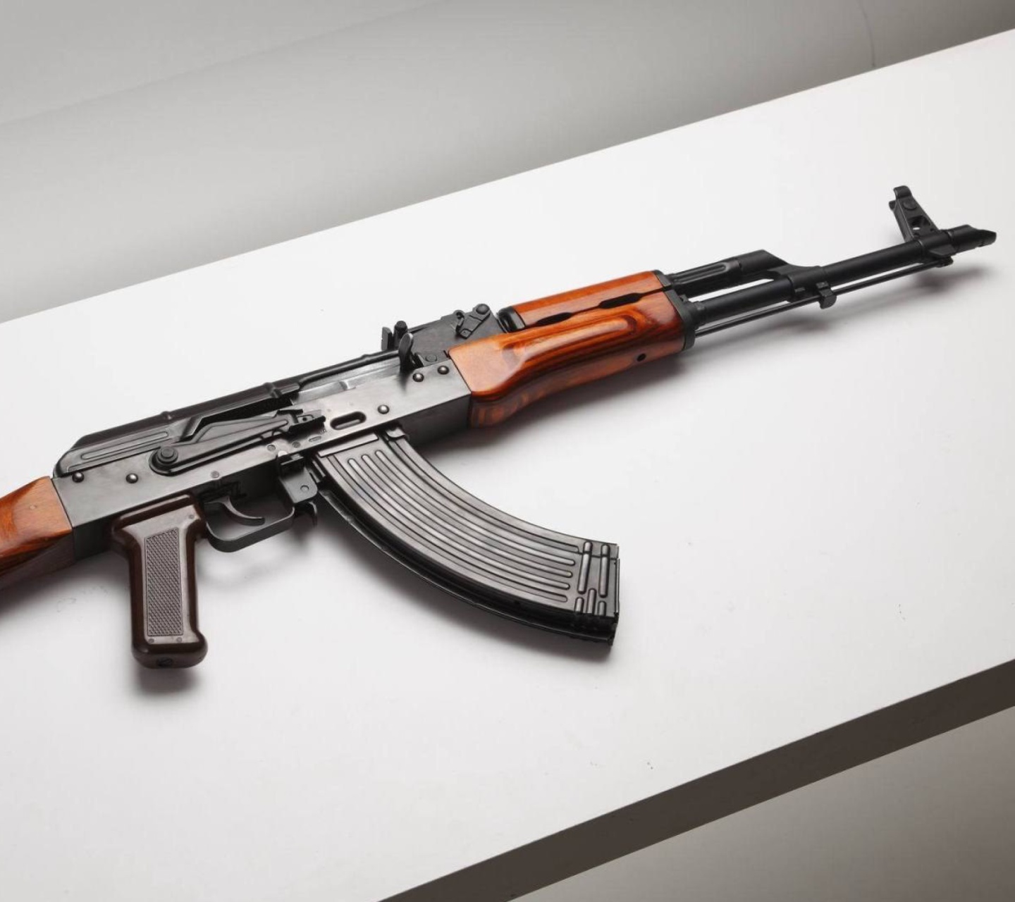 Обои AK47 1440x1280