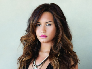 Обои Demi Lovato 320x240