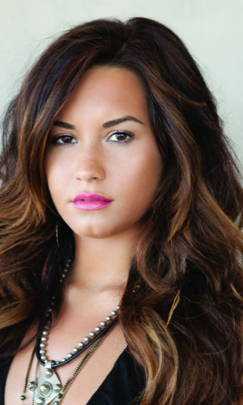 Demi Lovato screenshot #1 480x800