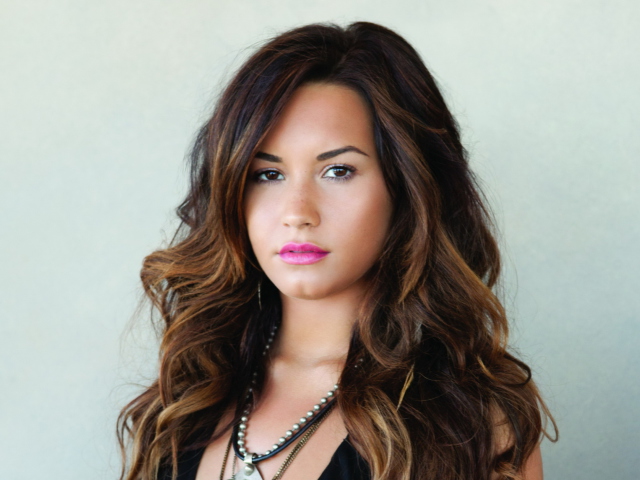 Обои Demi Lovato 640x480