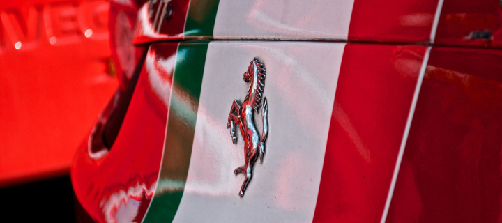 Screenshot №1 pro téma Ferrari 720x320