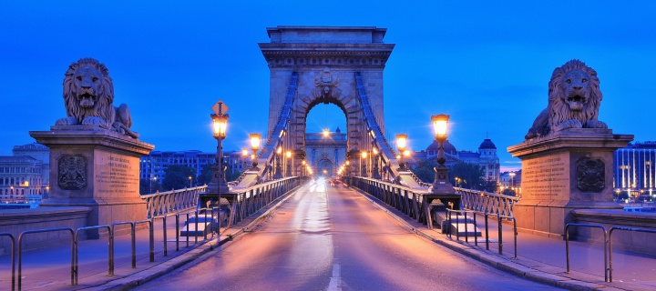 Обои Budapest - Chain Bridge 720x320