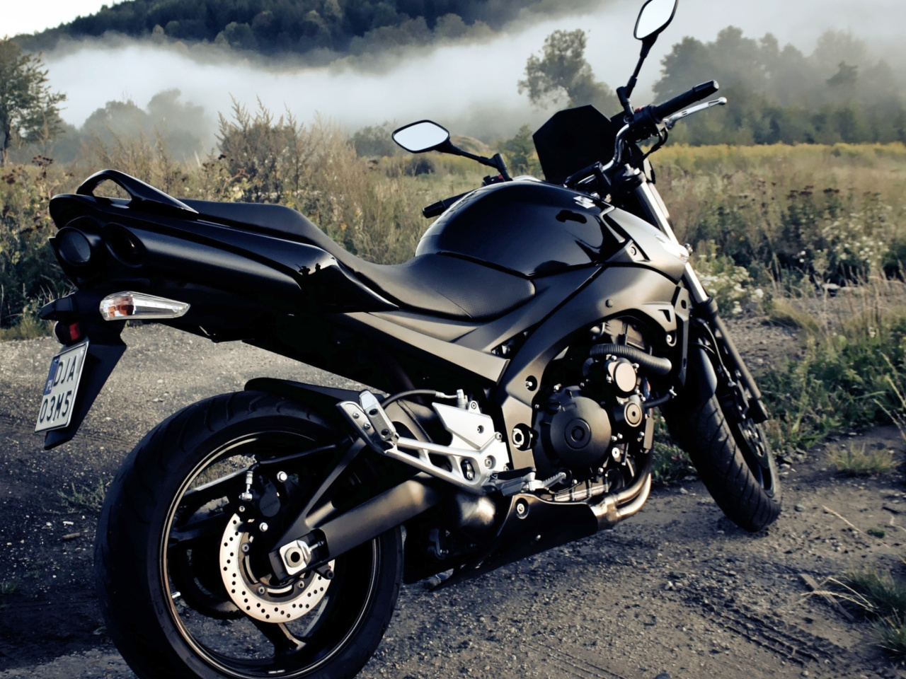 Fondo de pantalla Suzuki GSXR 600 Bike 1280x960
