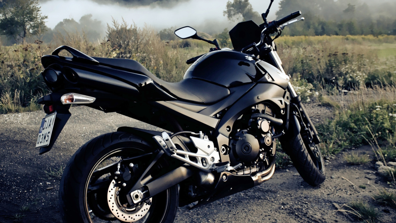 Fondo de pantalla Suzuki GSXR 600 Bike 1366x768