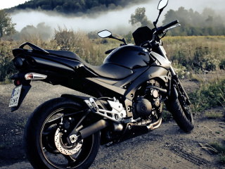 Screenshot №1 pro téma Suzuki GSXR 600 Bike 320x240