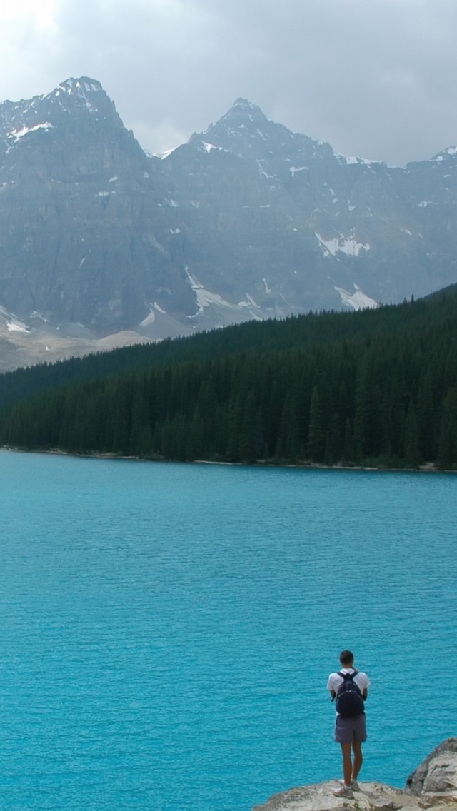 Fondo de pantalla Glacial Lake 640x1136