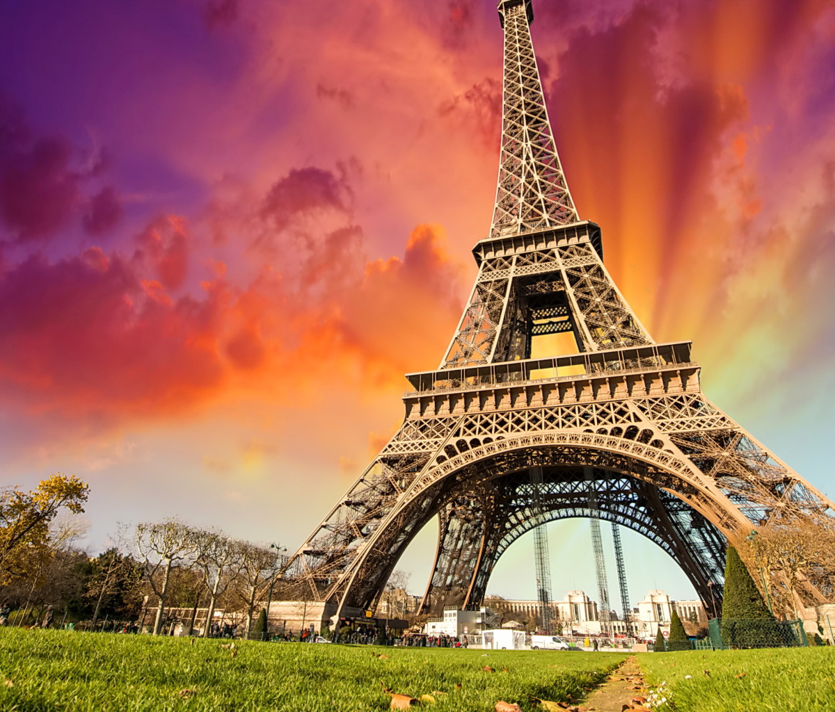 Das Eiffel Tower Wallpaper 1200x1024