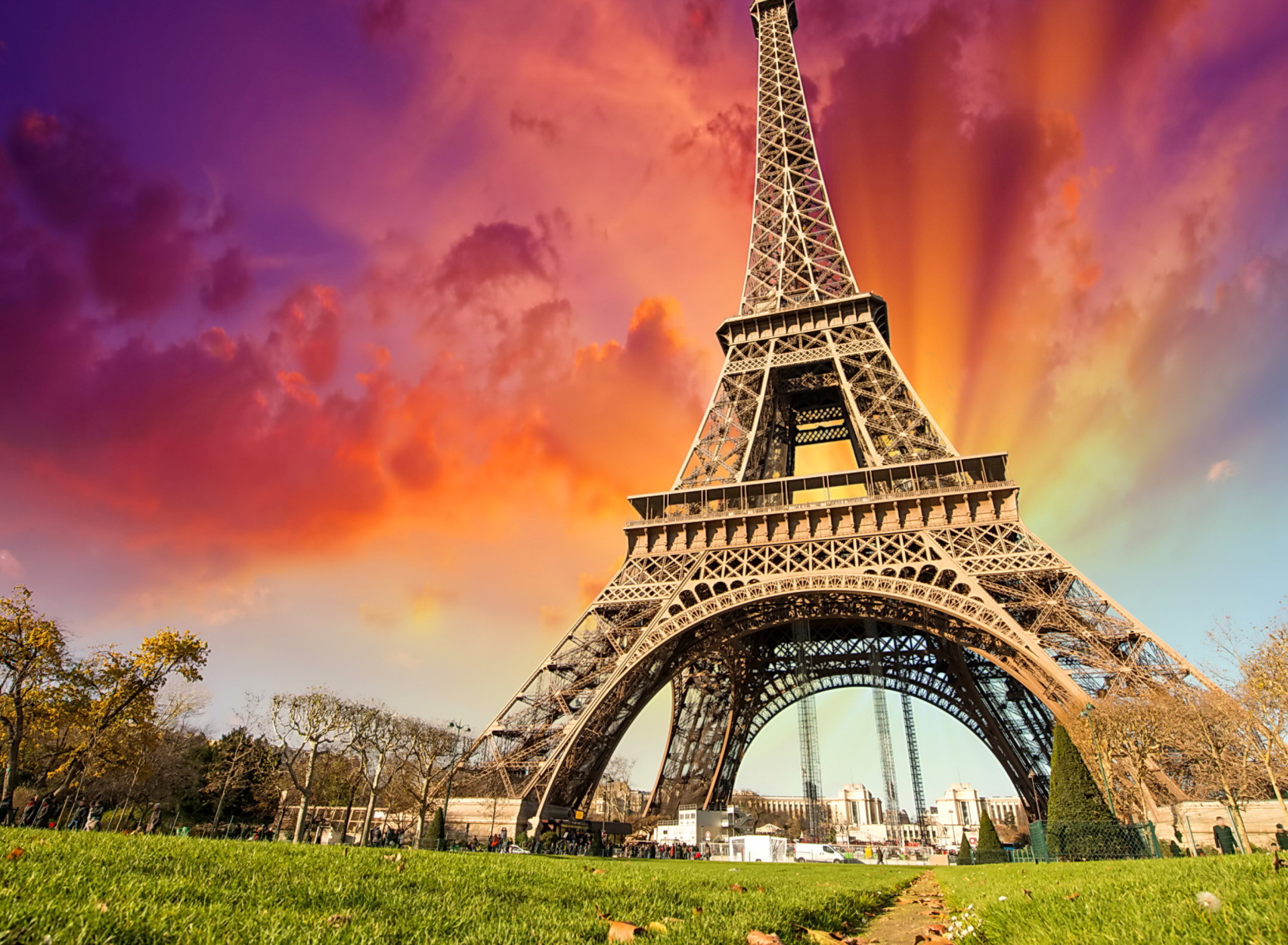 Eiffel Tower wallpaper 1920x1408
