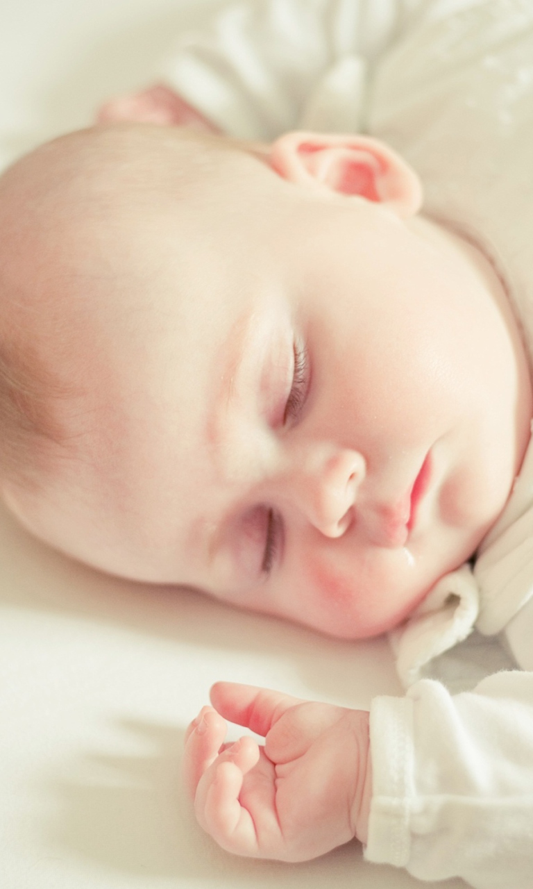 Das Cute Sleeping Baby Wallpaper 768x1280