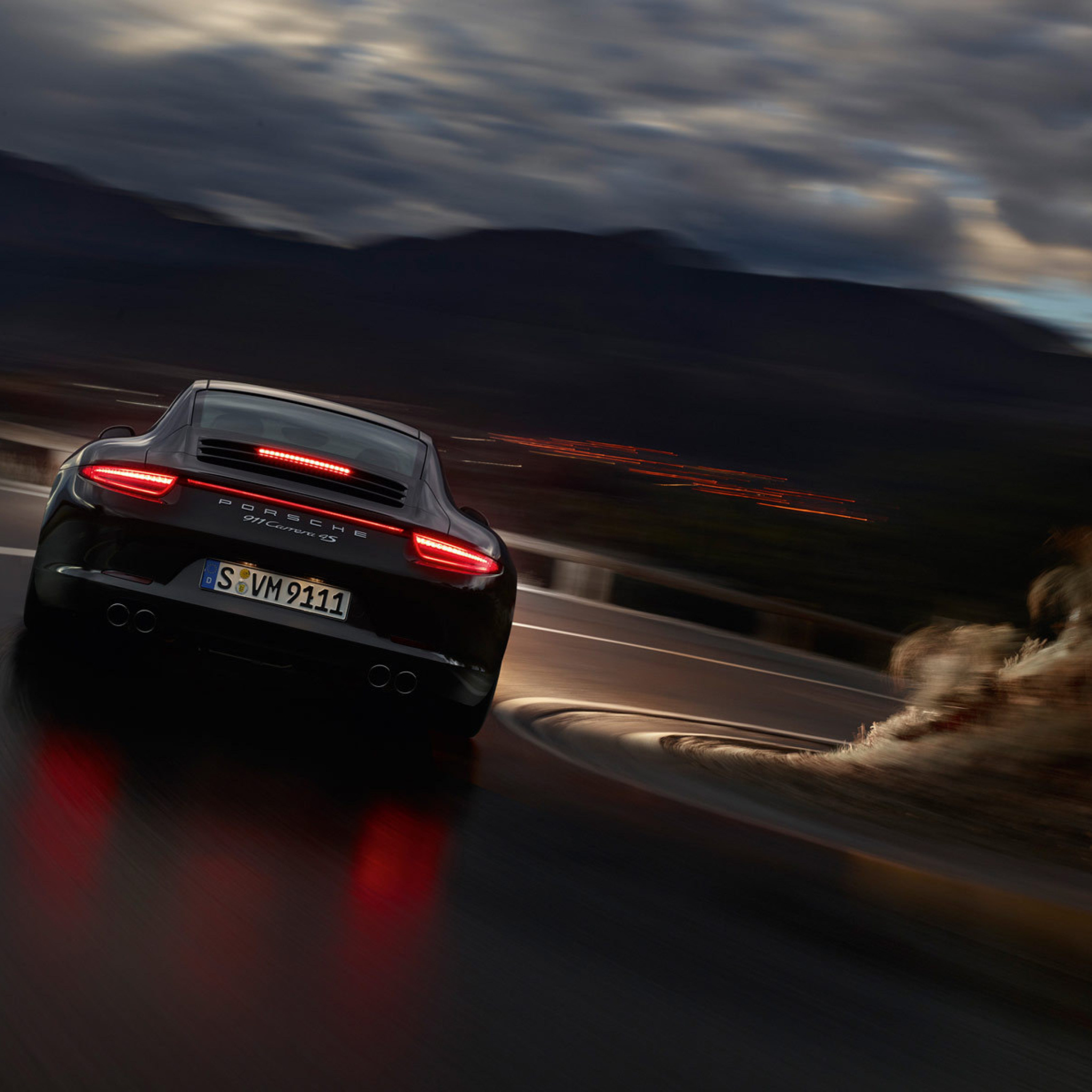 Screenshot №1 pro téma Porsche Carrera 4 Night Drive 2048x2048