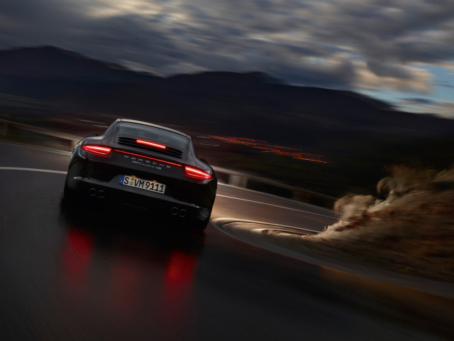 Screenshot №1 pro téma Porsche Carrera 4 Night Drive 640x480