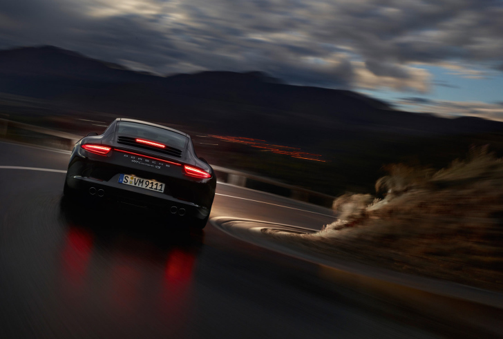 Porsche Carrera 4 Night Drive screenshot #1
