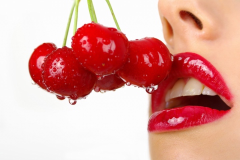 Das Cherry and Red Lips Wallpaper 480x320