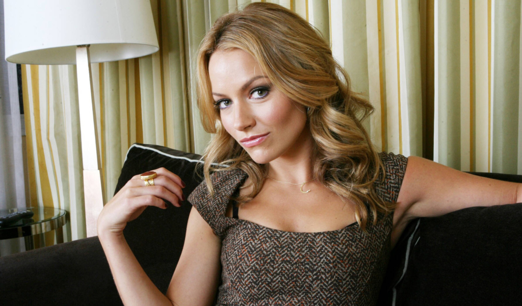 Das Becki Newton Wallpaper 1024x600