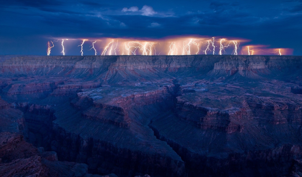 Das Grand Canyon Lightning Wallpaper 1024x600