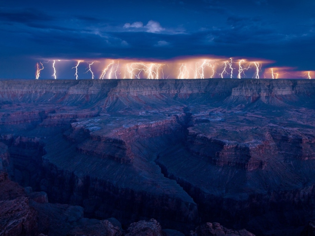 Grand Canyon Lightning wallpaper 640x480