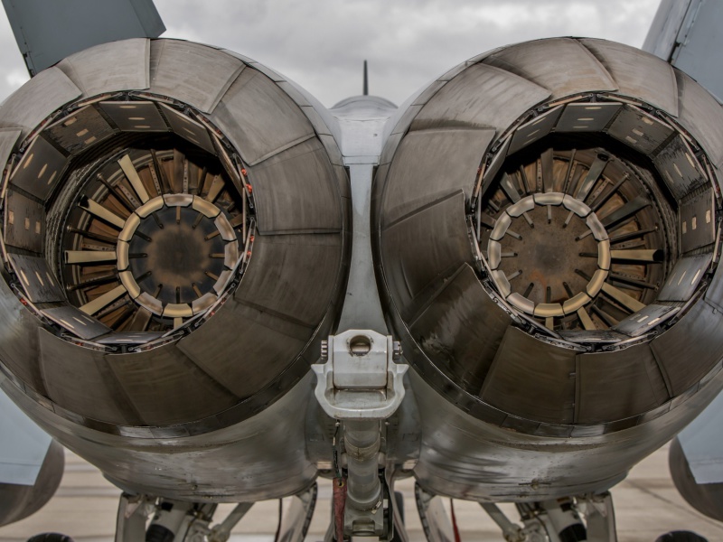 Das Military Fighter Engines Wallpaper 800x600