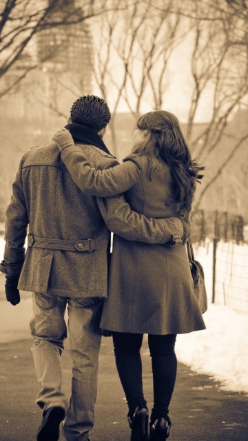 Обои Lovers In Winter 360x640