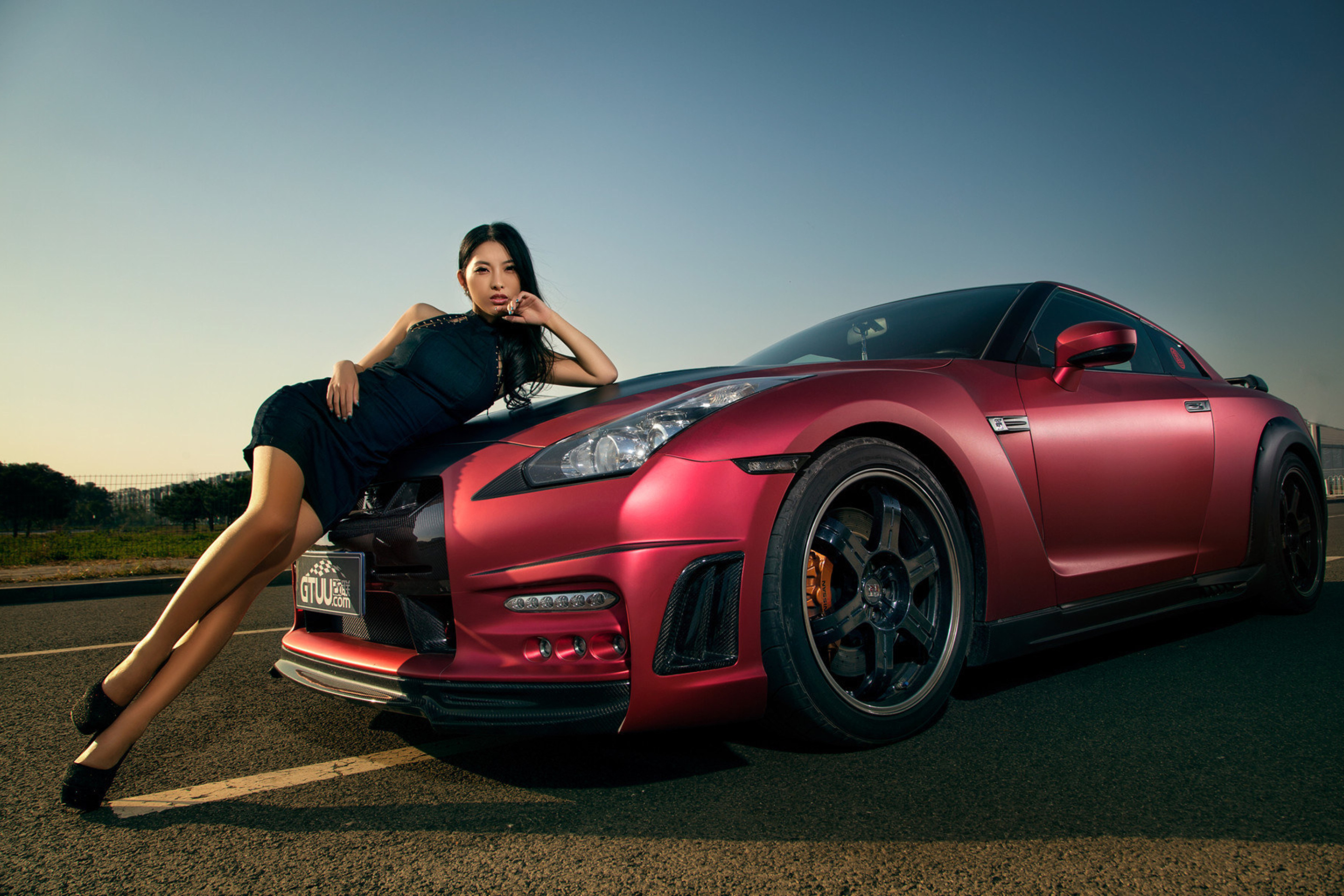 Screenshot №1 pro téma Nissan GT-R Korean Model Girl 2880x1920