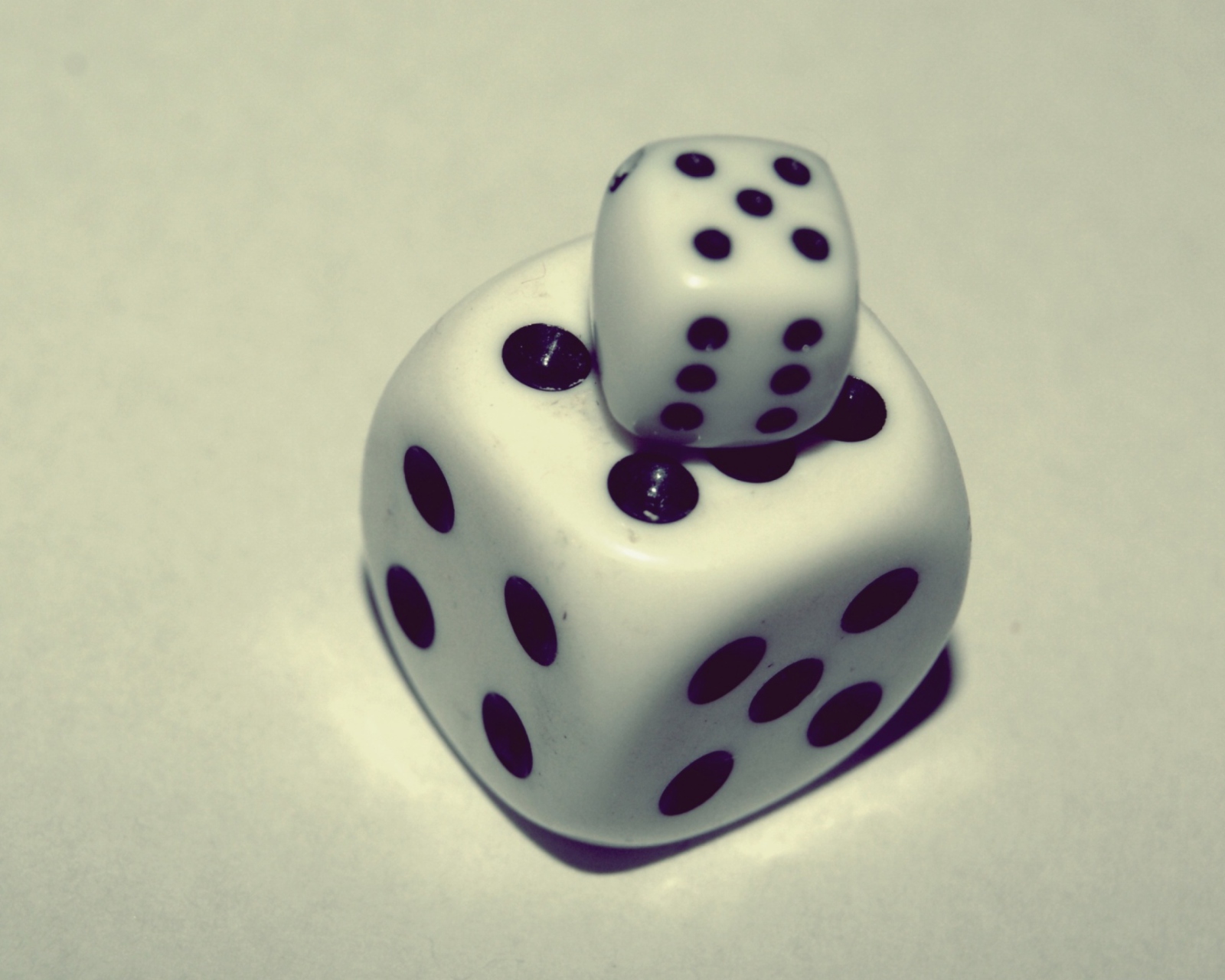 Dice wallpaper 1600x1280