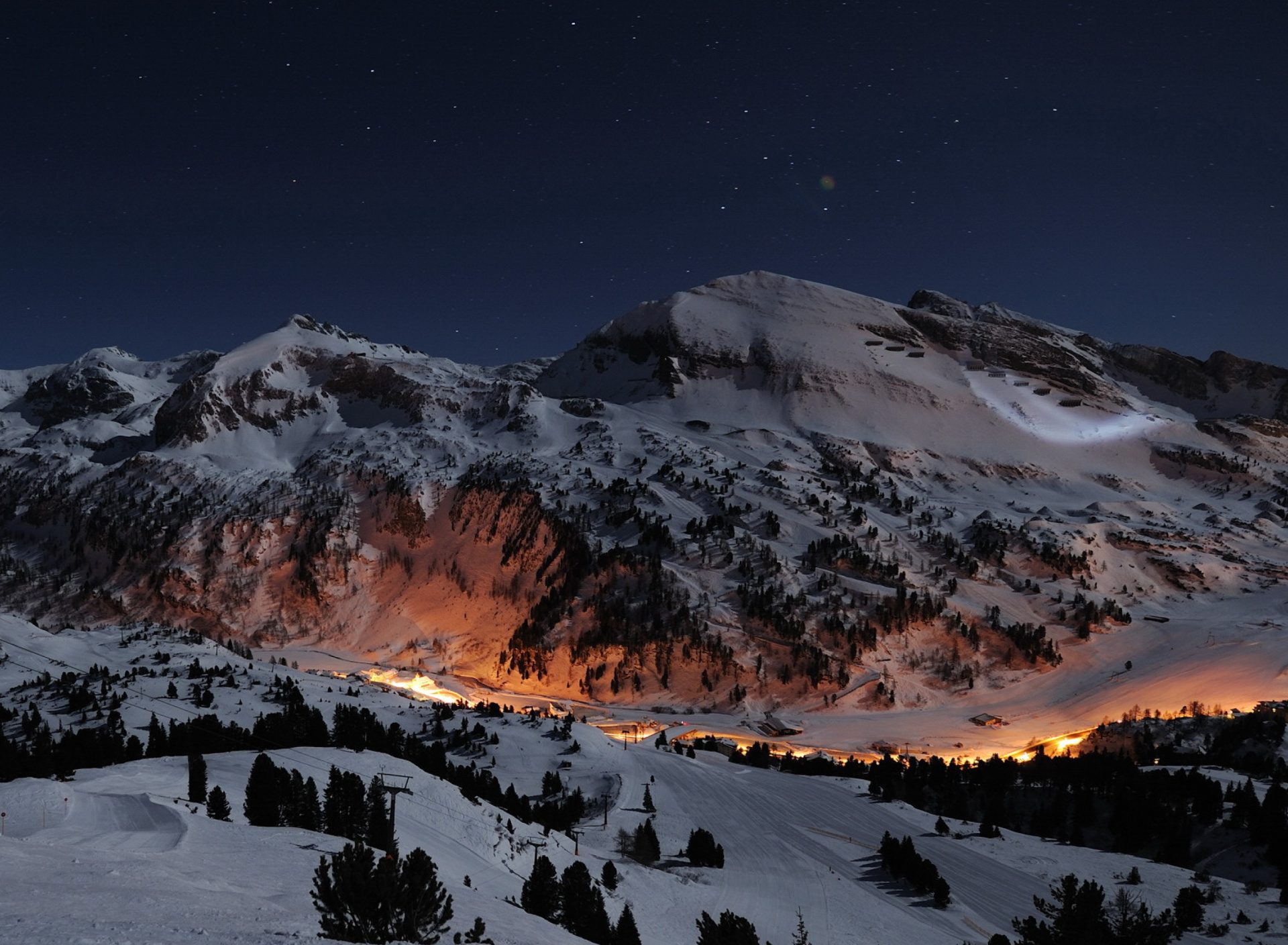 Das Snowy Mountains Sky Resort Wallpaper 1920x1408