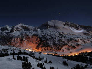 Das Snowy Mountains Sky Resort Wallpaper 320x240