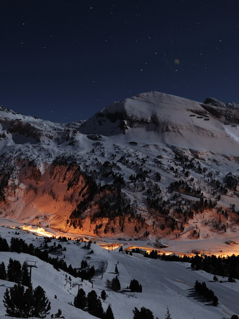 Das Snowy Mountains Sky Resort Wallpaper 480x640