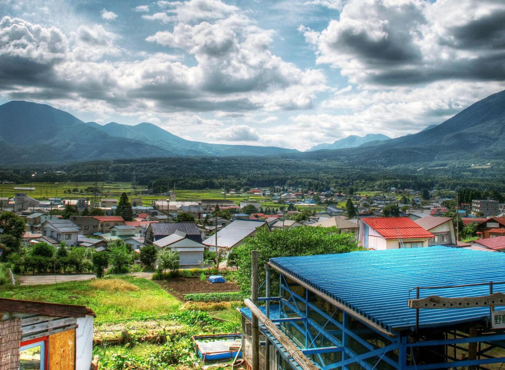 Rural Japan wallpaper 1920x1408