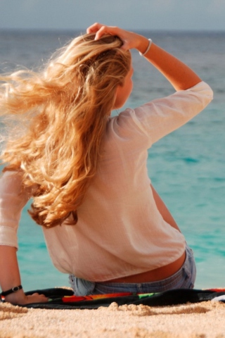 Blonde Girl At Beach screenshot #1 320x480