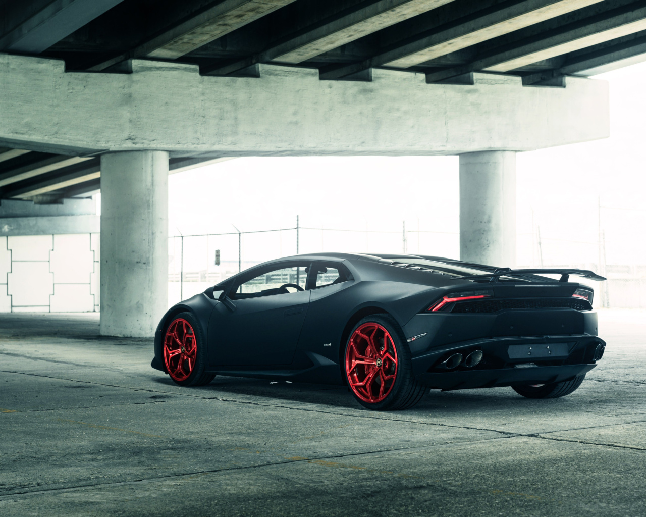 Das Lamborghini Huracan Black Matte Wallpaper 1280x1024