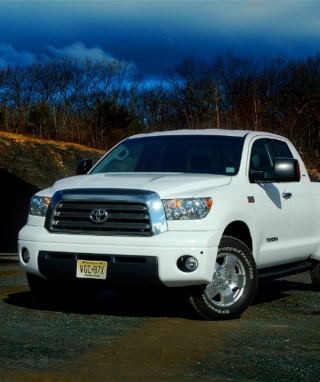 Free Toyota Tundra Limited Performance Picture for Nokia Lumia 925