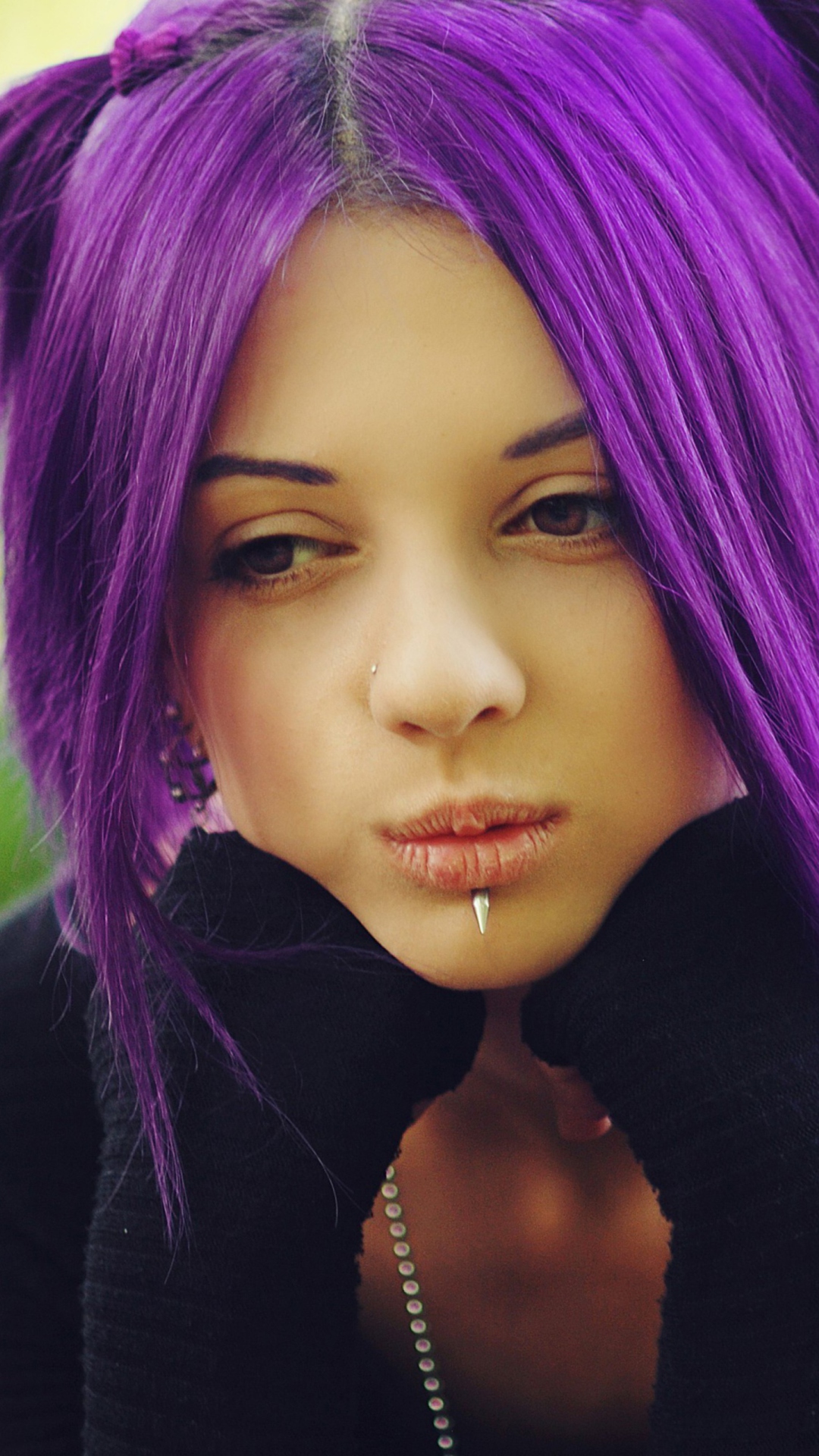 Fondo de pantalla Purple Girl 1080x1920