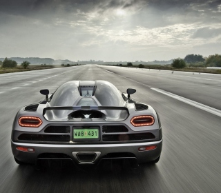 Koenigsegg sfondi gratuiti per iPad 2