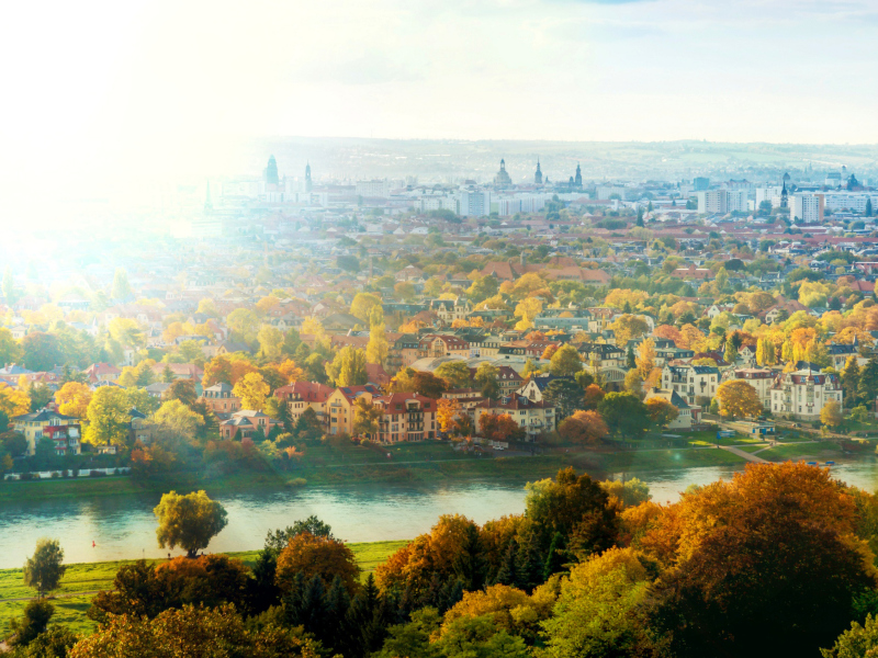 Screenshot №1 pro téma Dresden In Sun Lights 800x600