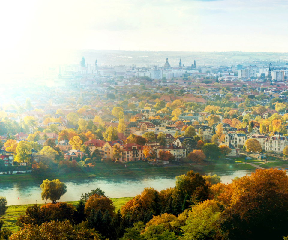 Dresden In Sun Lights screenshot #1 960x800