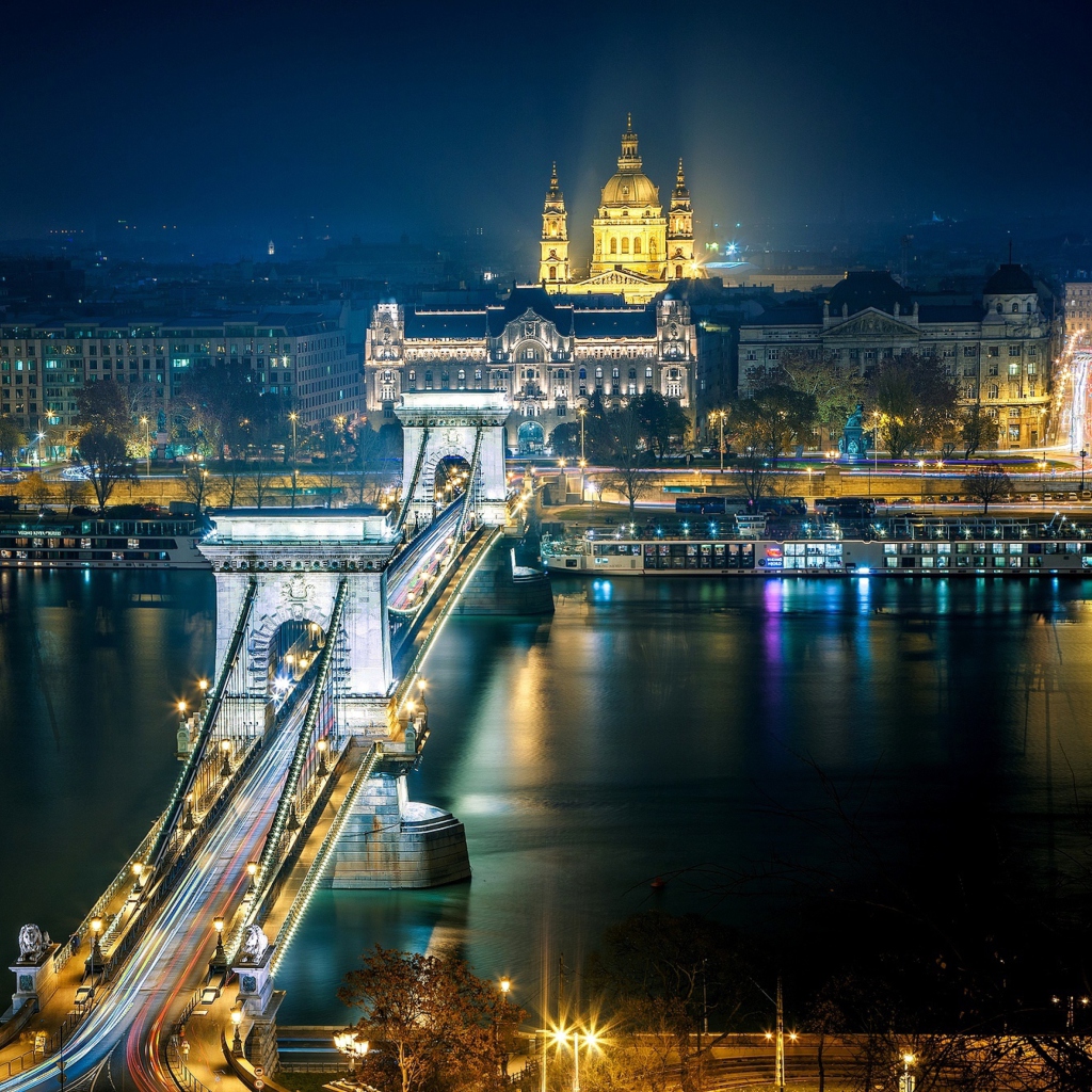 Budapest At Night wallpaper 1024x1024