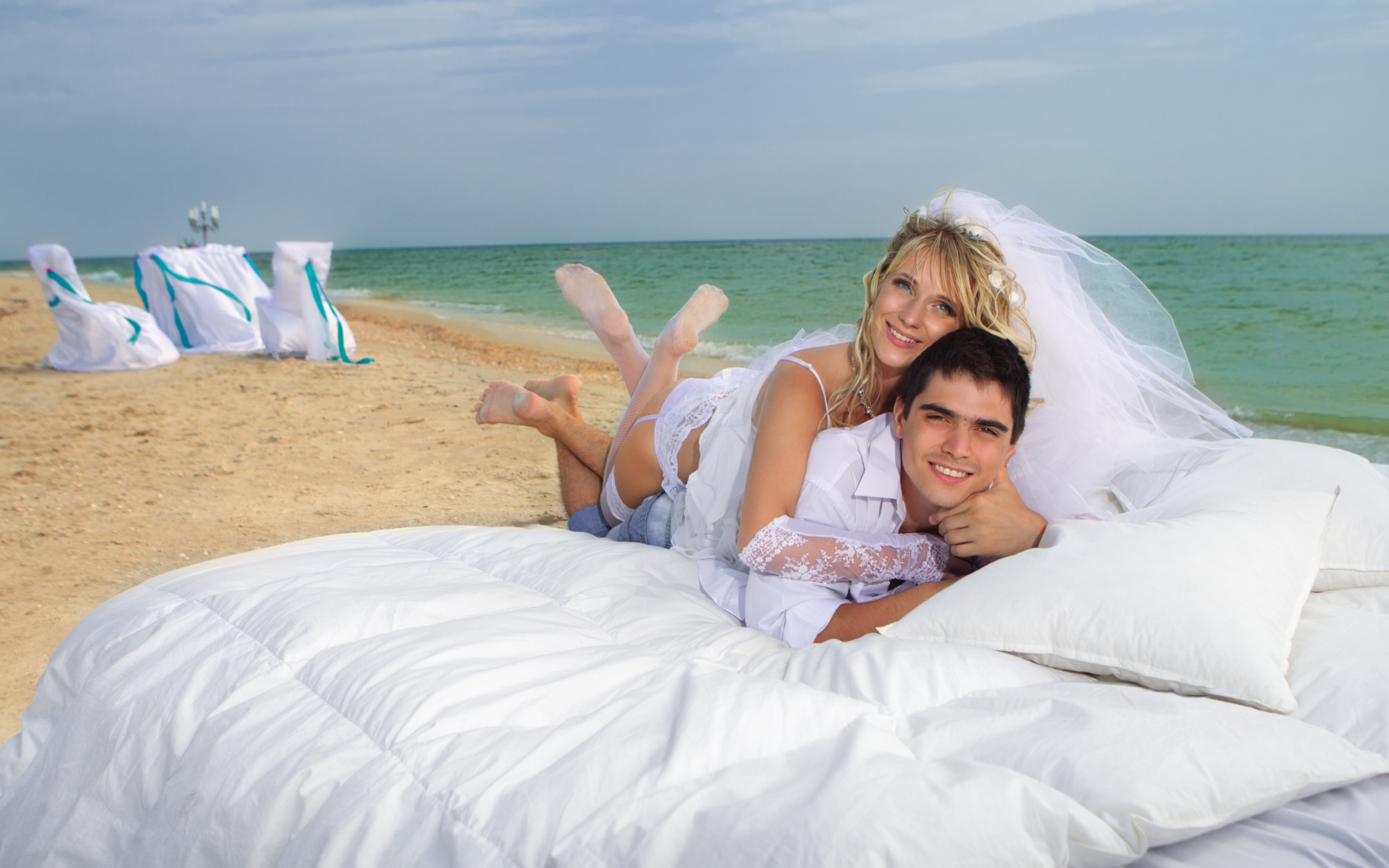 Just Married On Beach wallpaper 1920x1200