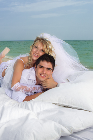 Just Married On Beach wallpaper 320x480