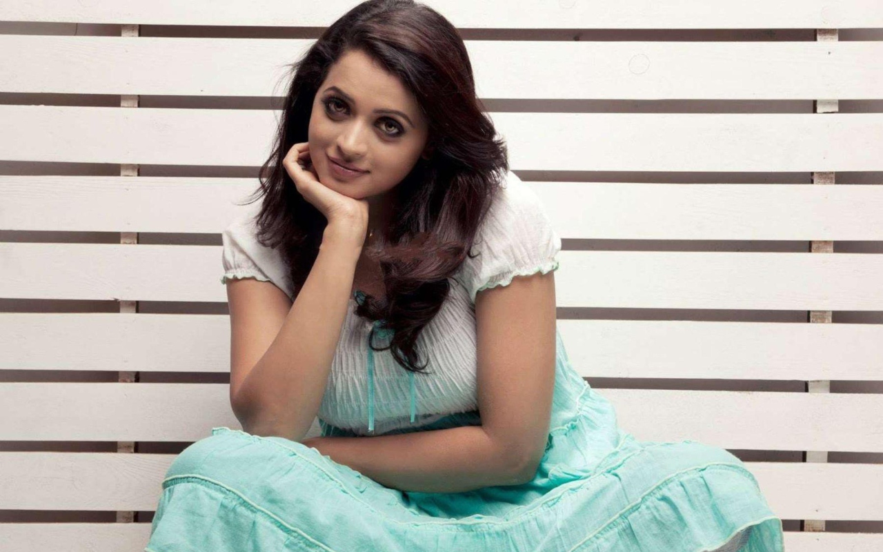 Bhavana wallpaper 1280x800