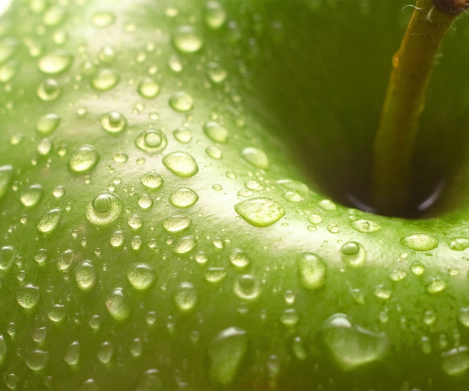 Water Drops On Green Apple wallpaper 960x800