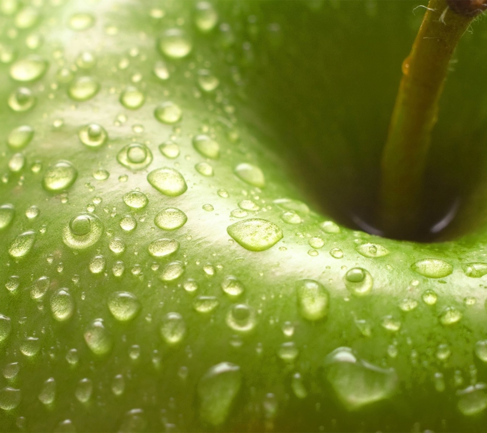 Das Water Drops On Green Apple Wallpaper 960x854