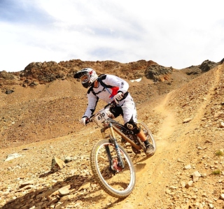 Mountain Biker sfondi gratuiti per iPad mini