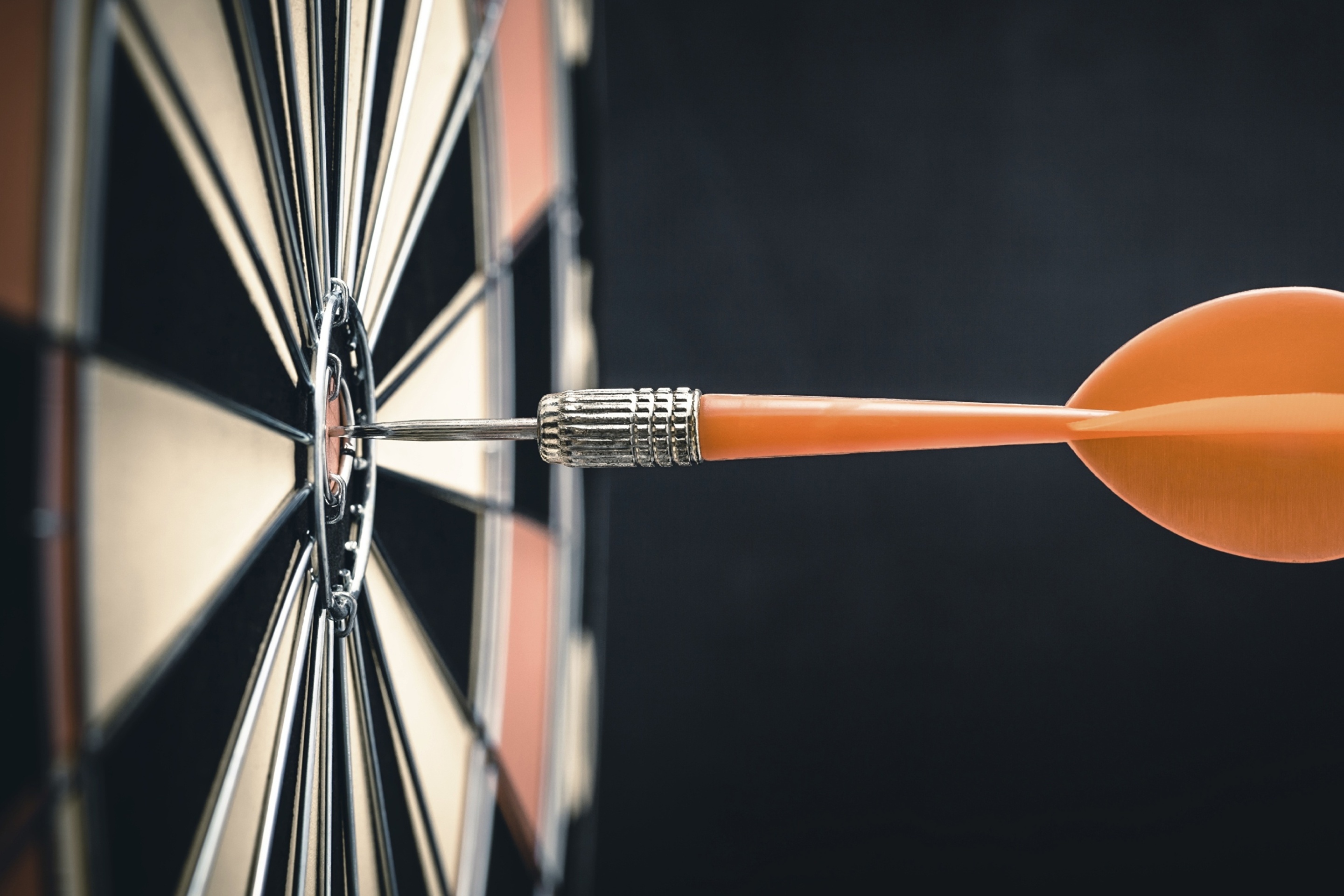 Closeup Darts Shooting wallpaper 2880x1920