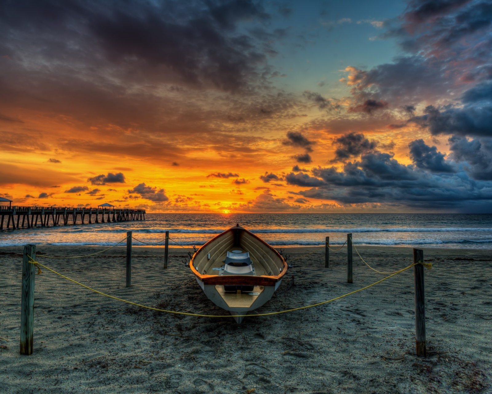 Das Boat On Beach At Sunset Hdr Wallpaper 1600x1280