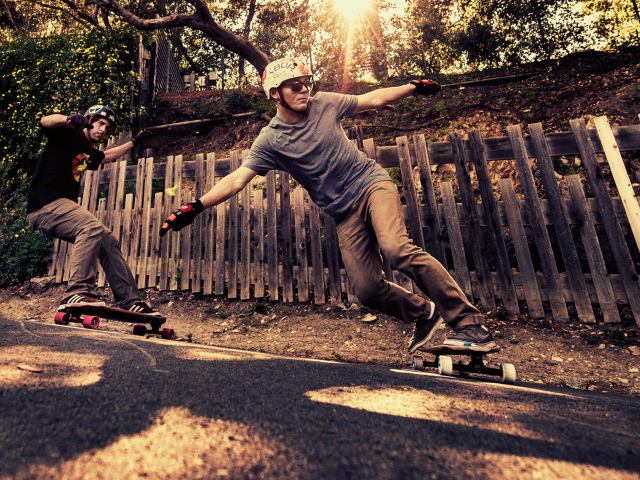 Обои Skateboarding 640x480