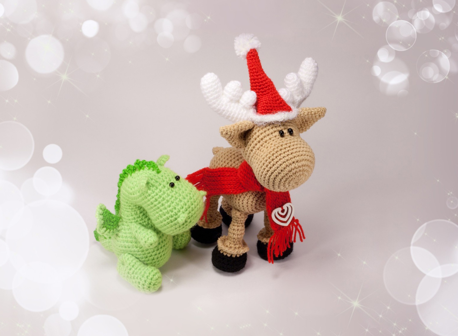 Обои Christmas Dino And Reindeer 1920x1408