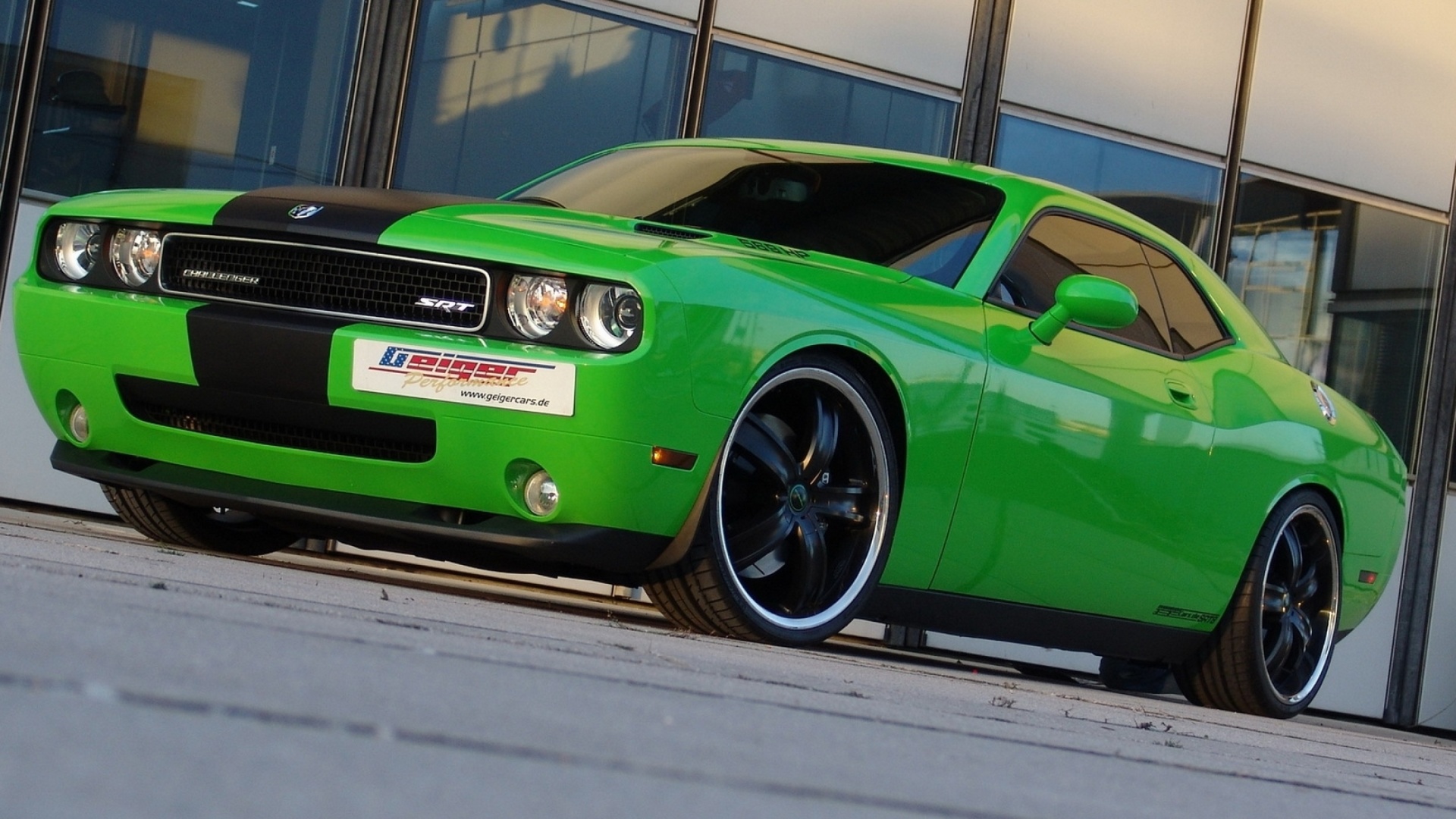 Fondo de pantalla 2011 Dodge Challenger SRT8 392 1920x1080