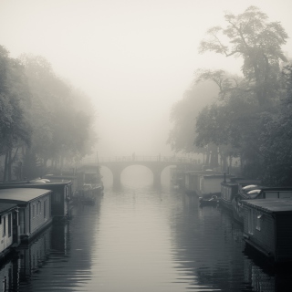Misty Autumn In Amsterdam sfondi gratuiti per 1024x1024